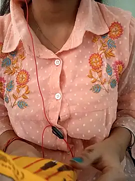 Snapshot of Neha_Tyagi chatting on 10-13-25, 04:56 Neha Tyagi online show from 10-13-25, 04:56