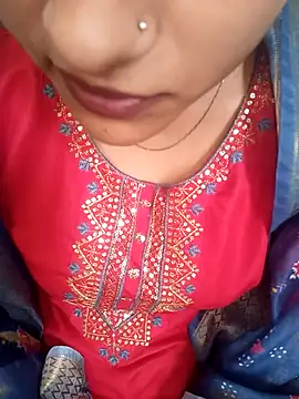 Snapshot of Neha_Tyagi chatting on 10-26-25, 05:13 Neha Tyagi online show from 10-26-25, 05:13