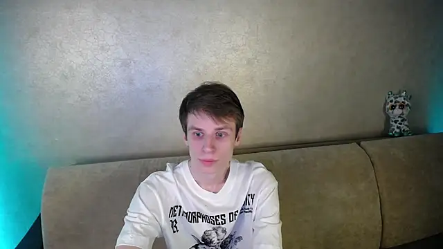 yes cute boy  online show from 03-17-26, 09:40