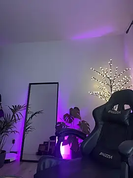 HATSUNE   online show from 12-14-25, 08:24