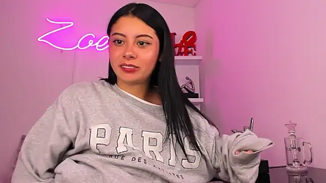 zoecams1 online show from 02-19-26, 06:15