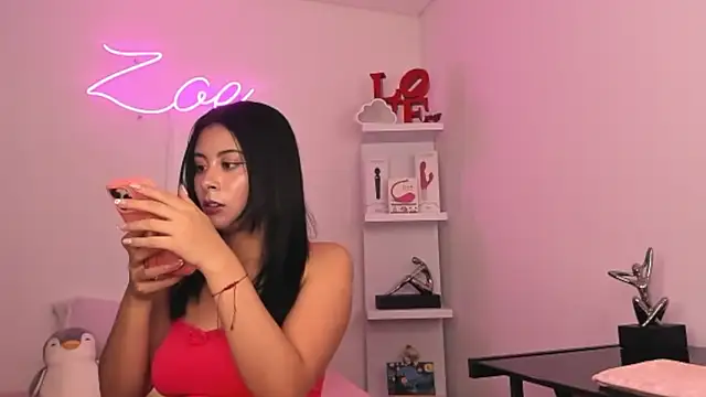 zoecams1 online show from 03-24-26, 08:47