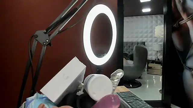 miss   salome online show from 10-28-25, 11:03