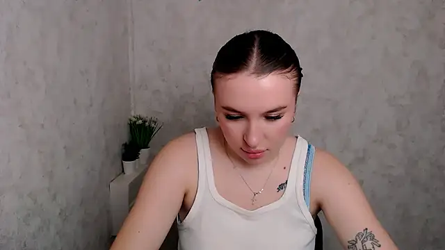 JuliaTopp  online show from 03-19-26, 09:35