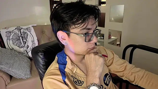 Snapshot of davoxer chatting on 05-07-26, 03:45 davoxer online show from 05-07-26, 03:45