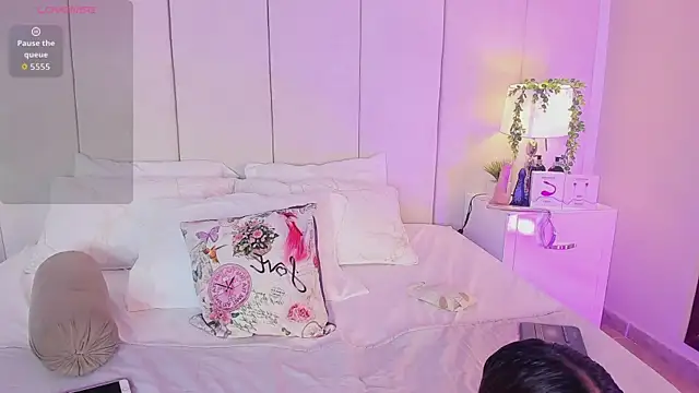 mia rousse25 online show from 10-29-25, 02:41