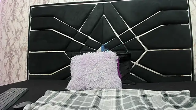 Snapshot of LITTLESUSSYY_ chatting on 10-09-25, 11:41 LITTLESUSSYY online show from 10-09-25, 11:41