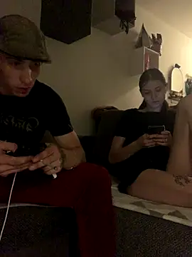 Snapshot of DuGurke chatting on 10-14-25, 12:44 DuGurke online show from 10-14-25, 12:44