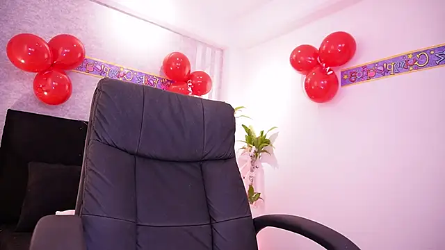 Snapshot of lily_cash1 chatting on 10-25-25, 09:09 lily cash1 online show from 10-25-25, 09:09