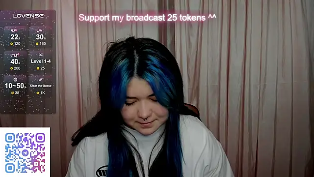 Snapshot of Alisa_Monroe chatting on 10-01-25, 02:28 Alisa Monroe online show from 10-01-25, 02:28