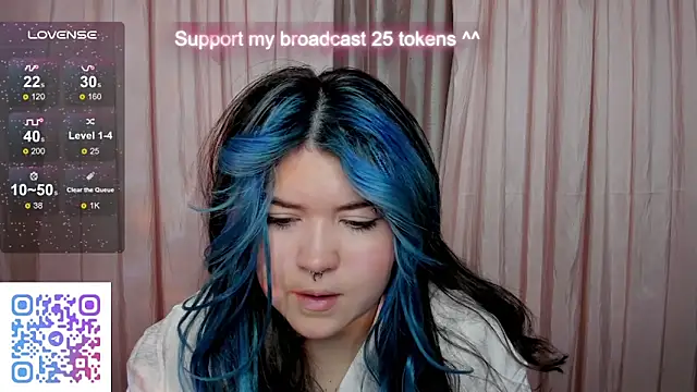 Snapshot of Alisa_Monroe chatting on 10-03-25, 08:00 Alisa Monroe online show from 10-03-25, 08:00