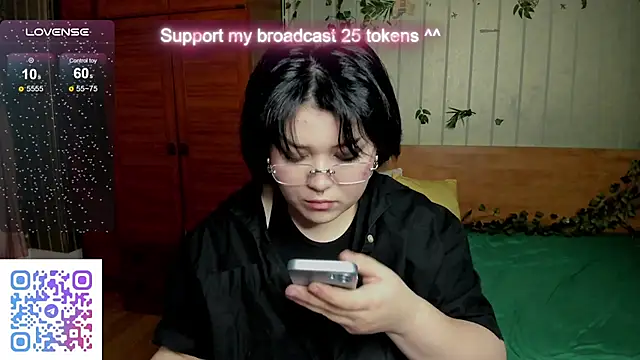 Snapshot of Alisa_Monroe chatting on 10-16-25, 02:23 Alisa Monroe online show from 10-16-25, 02:23