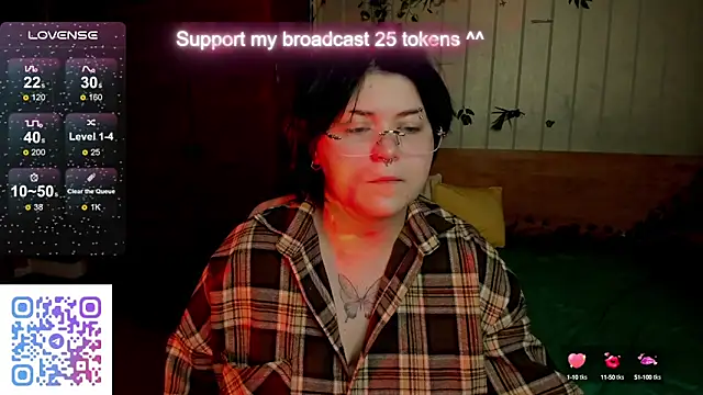 Snapshot of Alisa_Monroe chatting on 10-18-25, 02:36 Alisa Monroe online show from 10-18-25, 02:36