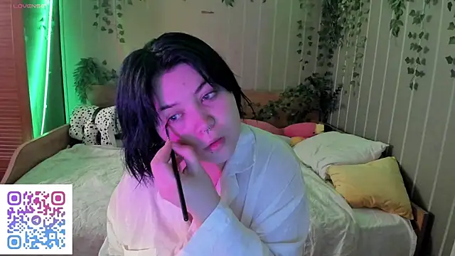 Snapshot of Alisa_Monroe chatting on 10-29-25, 02:36 Alisa Monroe online show from 10-29-25, 02:36