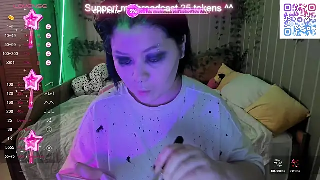 Snapshot of Alisa_Monroe chatting on 10-31-25, 07:26 Alisa Monroe online show from 10-31-25, 07:26