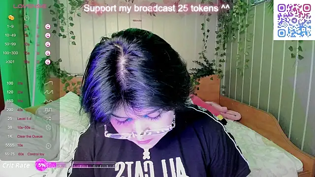 Snapshot of Alisa_Monroe chatting on 11-05-25, 04:40 Alisa Monroe online show from 11-05-25, 04:40