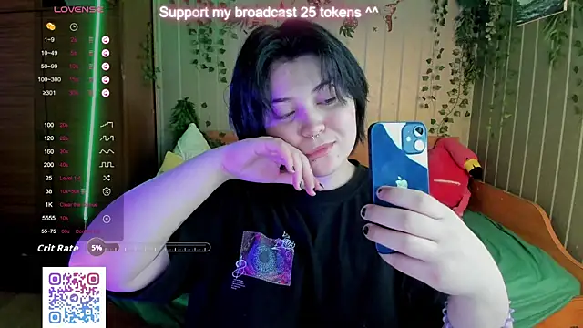 Snapshot of Alisa_Monroe chatting on 11-08-25, 02:12 Alisa Monroe online show from 11-08-25, 02:12