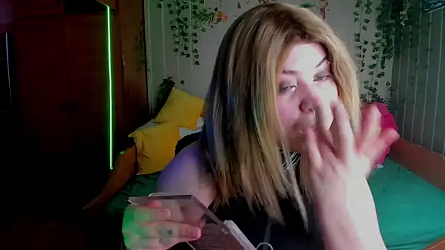 Snapshot of Alisa_Monroe chatting on 11-18-25, 05:45 Alisa Monroe online show from 11-18-25, 05:45