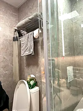 anna yngs online show from 10-08-25, 09:51