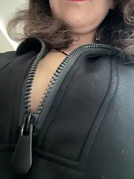 Snapshot of anna_yngs chatting on 02-10-26, 03:43 anna yngs online show from 02-10-26, 03:43