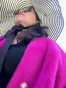 Snapshot of anna_yngs chatting on 02-27-26, 05:40 anna yngs online show from 02-27-26, 05:40