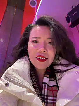 Snapshot of anna_yngs chatting on 03-13-26, 06:42 anna yngs online show from 03-13-26, 06:42