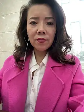 Snapshot of anna_yngs chatting on 03-15-26, 10:43 anna yngs online show from 03-15-26, 10:43