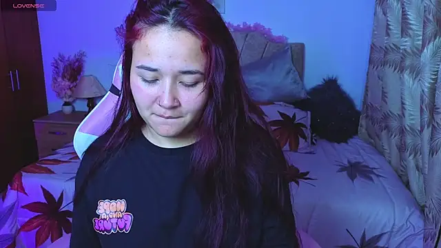 Leakitten online show from 10-15-25, 01:28