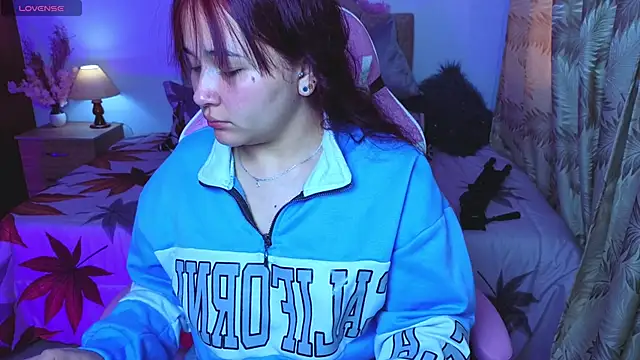 Leakitten online show from 10-24-25, 07:43