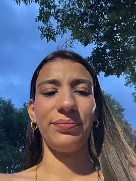 -juicy  online show from 11-07-25, 10:32