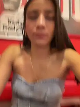 Snapshot of -juicy_ chatting on 06-19-26, 10:35 -juicy online show from 06-19-26, 10:35