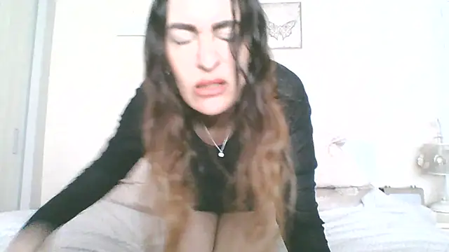 EllaKent online show from 05-11-26, 02:45