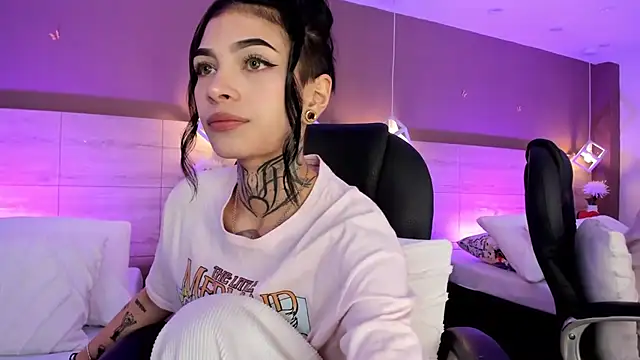 Snapshot of aa_lunit chatting on 03-10-26, 02:22 aa lunit online show from 03-10-26, 02:22