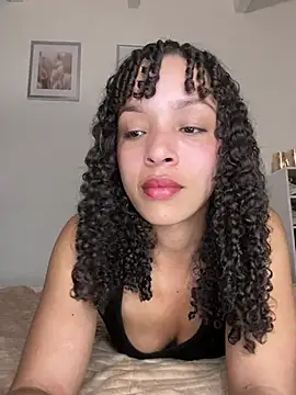Snapshot of Yasmin777_ chatting on 04-06-26, 01:47 Yasmin777 online show from 04-06-26, 01:47