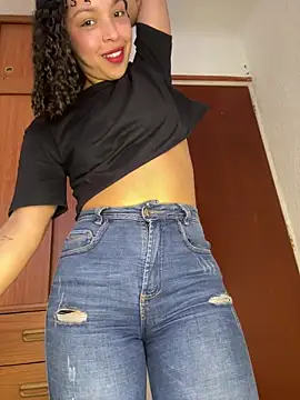 Snapshot of Yasmin777_ chatting on 04-16-26, 06:30 Yasmin777 online show from 04-16-26, 06:30
