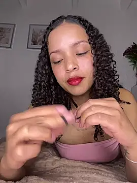 Snapshot of Yasmin777_ chatting on 05-02-26, 03:44 Yasmin777 online show from 05-02-26, 03:44