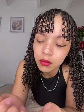 Snapshot of Yasmin777_ chatting on 05-02-26, 08:47 Yasmin777 online show from 05-02-26, 08:47