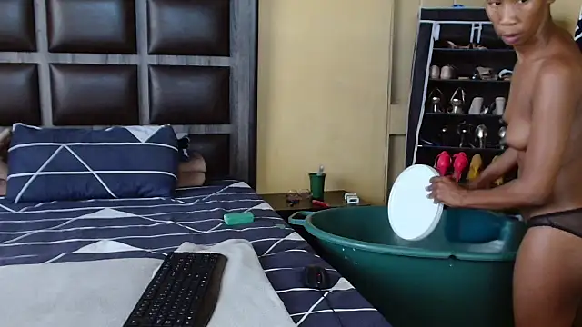 SweetSlender01 online show from 11-27-25, 09:55