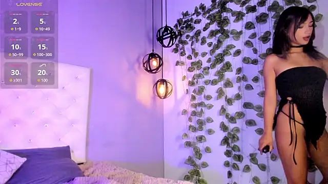 Nicollee Heart online show from 05-31-26, 02:13