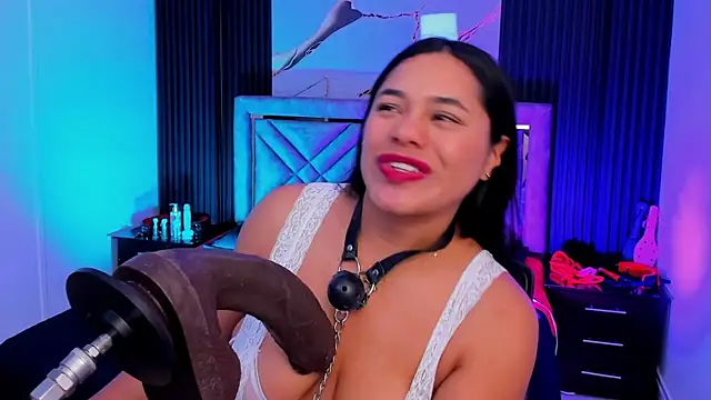 Issafoxx online show from 10-18-25, 02:18