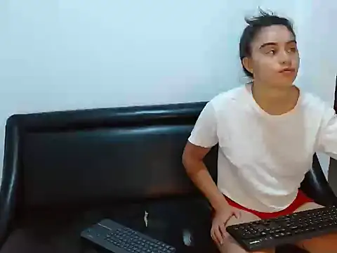 Cristalll 0925 online show from 10-14-25, 11:05