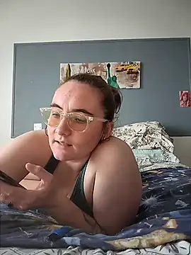 Snapshot of AndHerXO chatting on 05-07-26, 11:37 AndHerXO online show from 05-07-26, 11:37