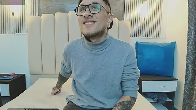 RavenandCody online show from 09-20-25, 04:02