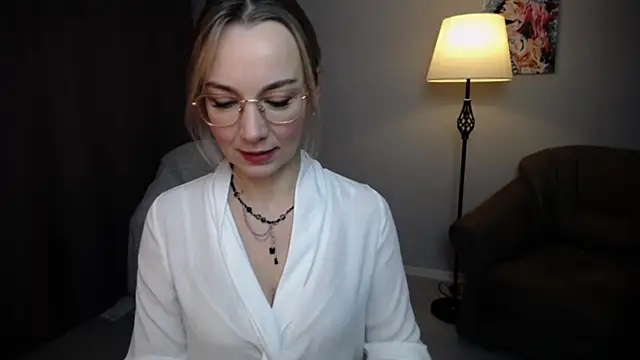 Ava Elior online show from 10-20-25, 10:05