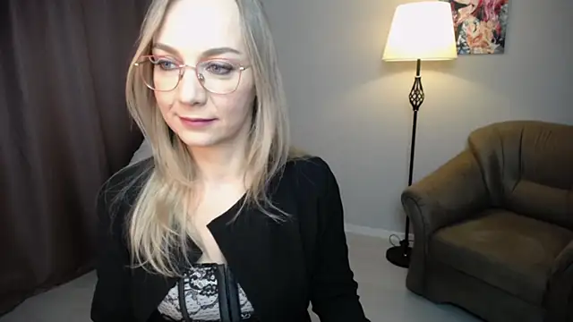 Ava Elior online show from 10-30-25, 09:55