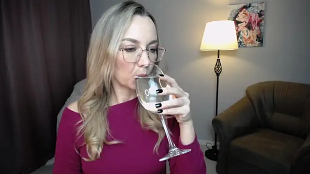 Ava Elior online show from 10-31-25, 10:38