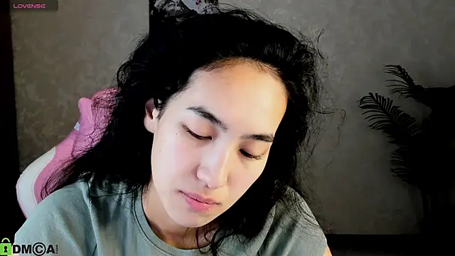 FlirtyAura online show from 11-18-25, 12:49