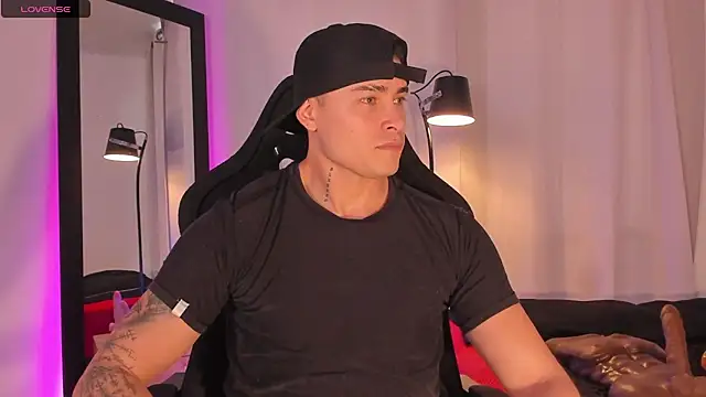 connorsmiith online show from 06-19-26, 01:48