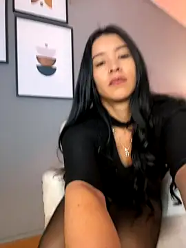 BellaFernandez   online show from 09-10-25, 11:32