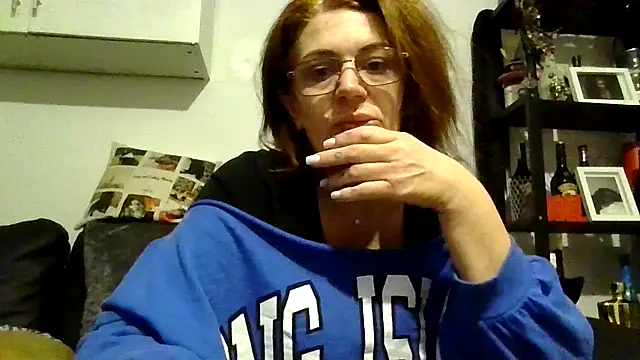 RubyyRosee online show from 12-15-25, 06:17